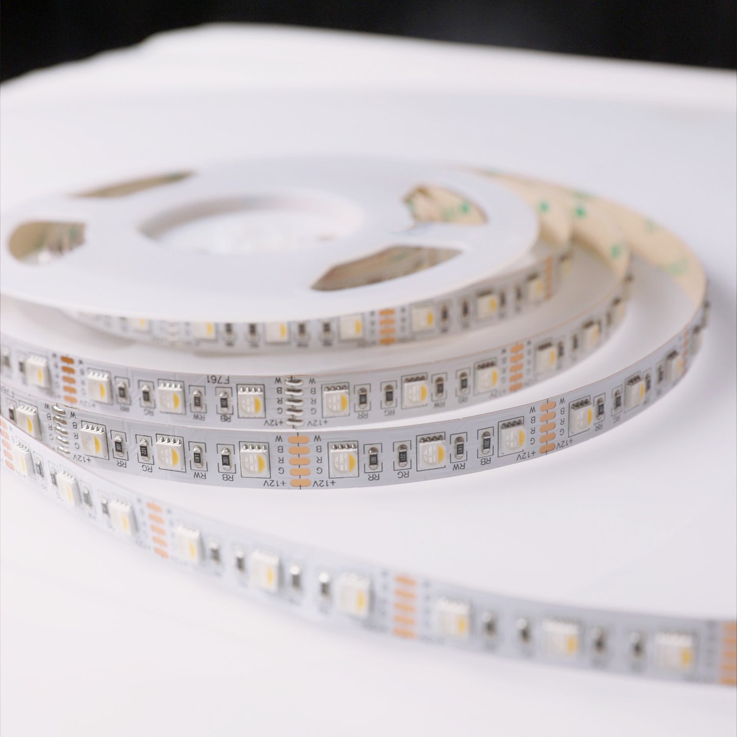 YUJILEDS CRI-MAX CRI 95+ 4-in-1 RGBW LED Flexible Strip 3200K - 60 LEDs/m- 5m/Reel